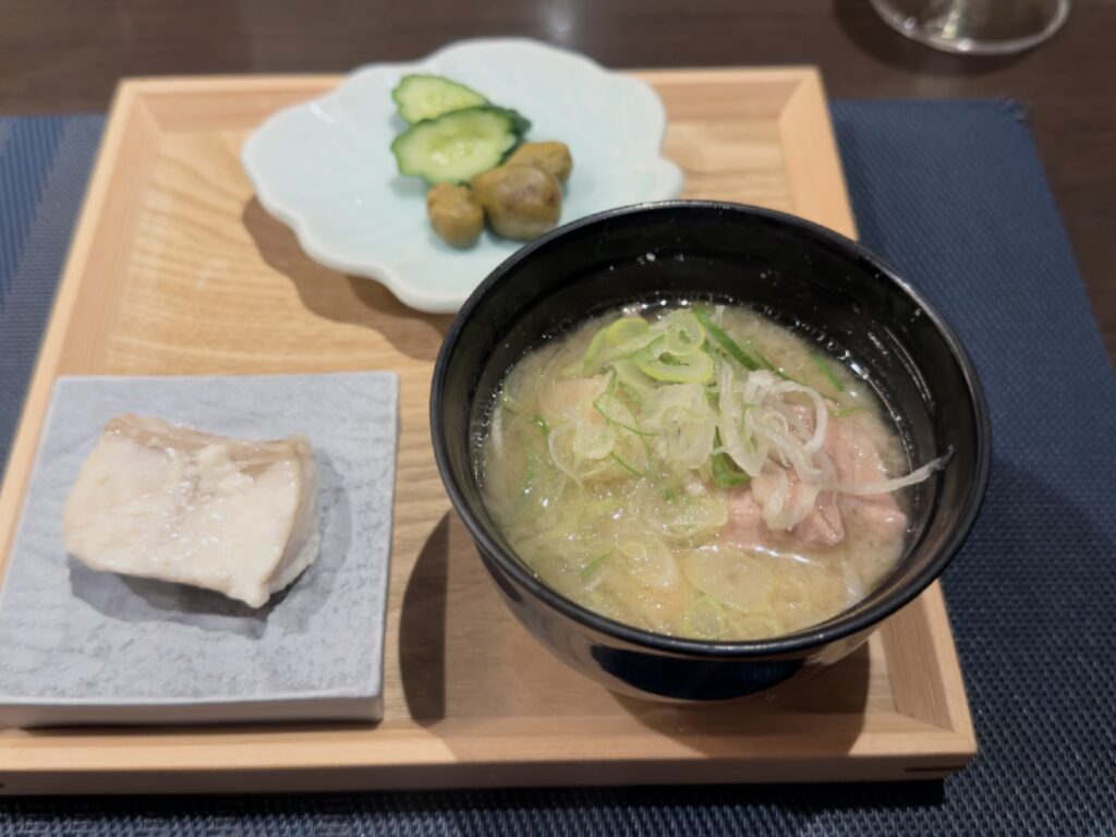 庄内芋煮と目抜け粕焼き、山形のお漬物
